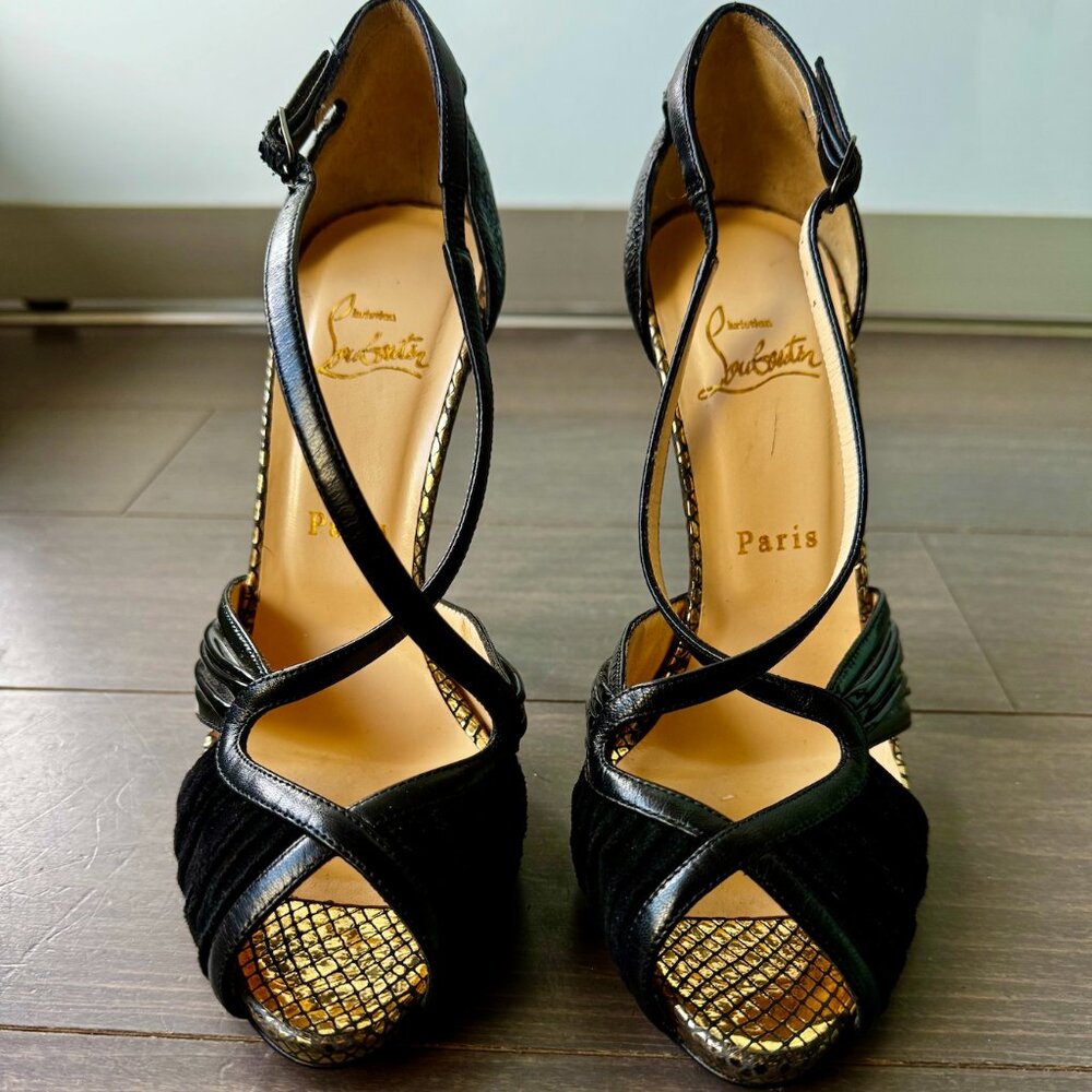 Christian Louboutin Sandals size 39